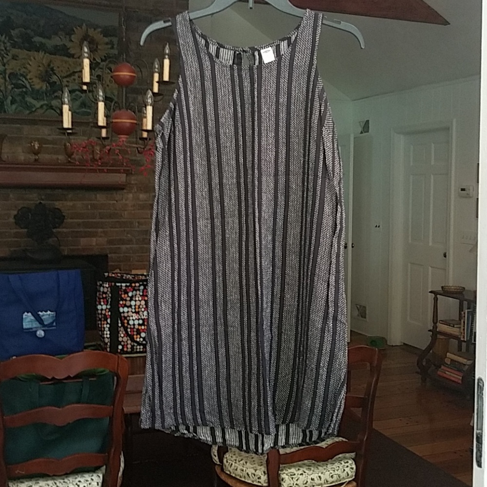 Old Navy Black & Off White Shift Dress